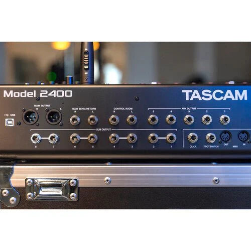 TASCAM Model 2400 - Consola de grabación analógica de 24 pistas con interfaz de audio